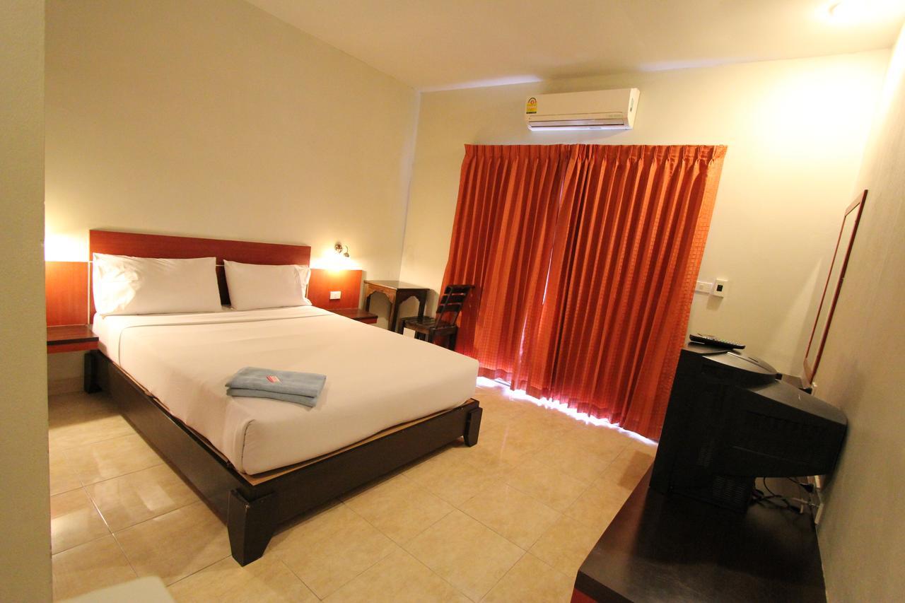 Paradise Resort Ban Nong Pla Lai Exteriör bild