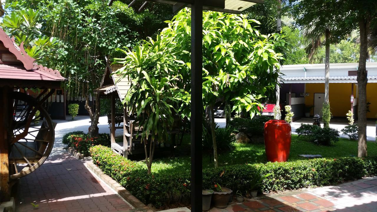 Paradise Resort Ban Nong Pla Lai Exteriör bild