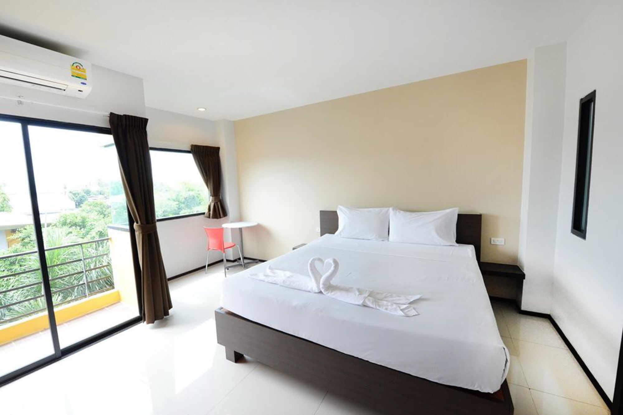 Paradise Resort Ban Nong Pla Lai Exteriör bild