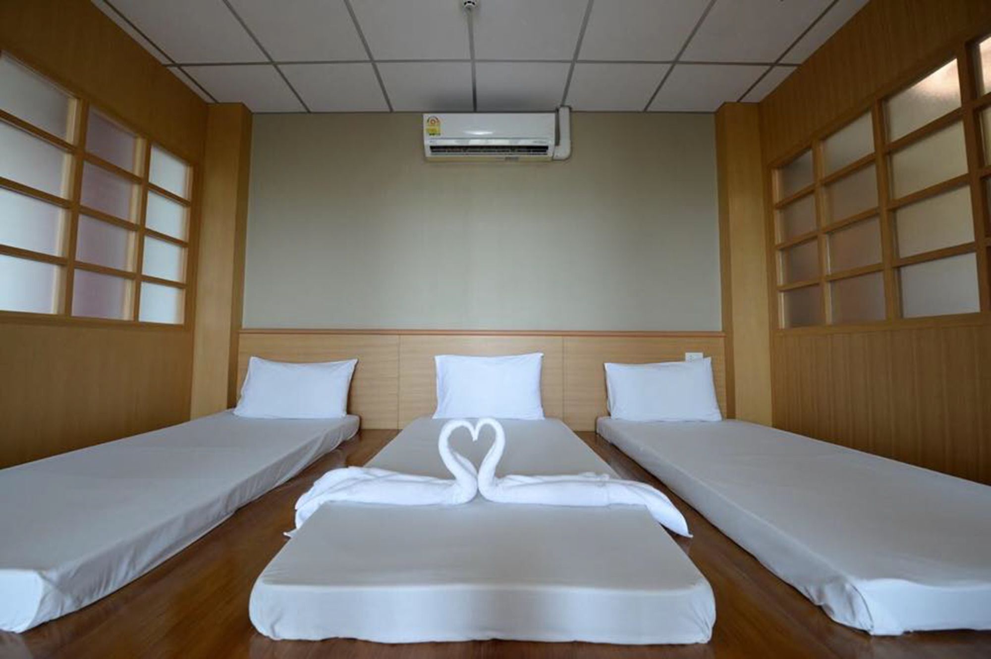 Paradise Resort Ban Nong Pla Lai Exteriör bild