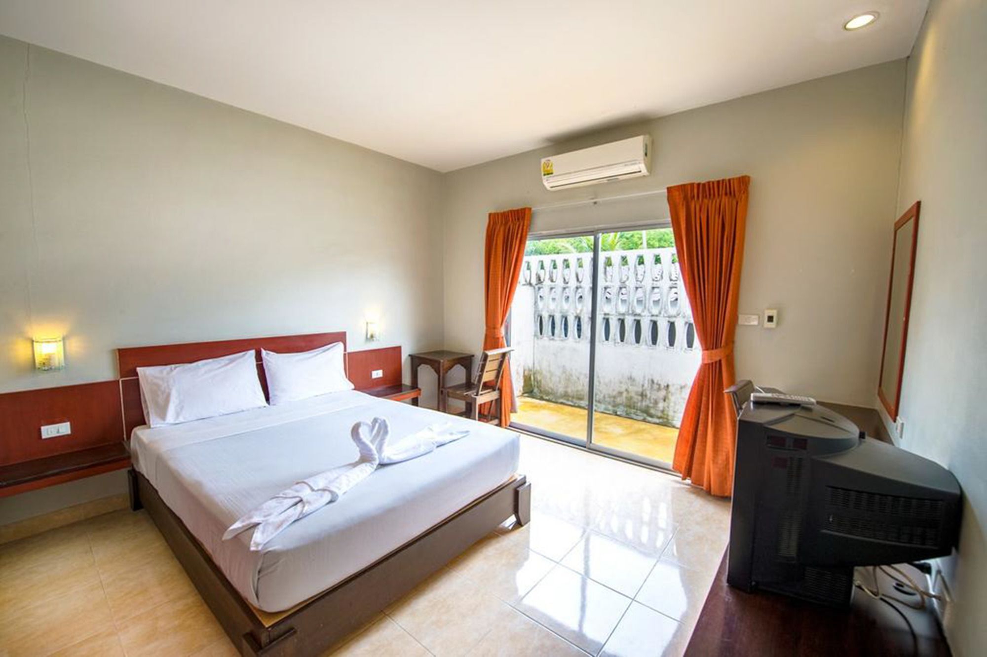 Paradise Resort Ban Nong Pla Lai Exteriör bild